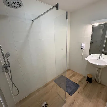 Avec Vue Sur Les Montagnes - Au Calme Et Proche Du Centre Appartement